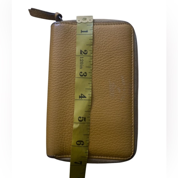 Gucci Yellow classic leather wallet 6” very well loved - Picture 9 of 10